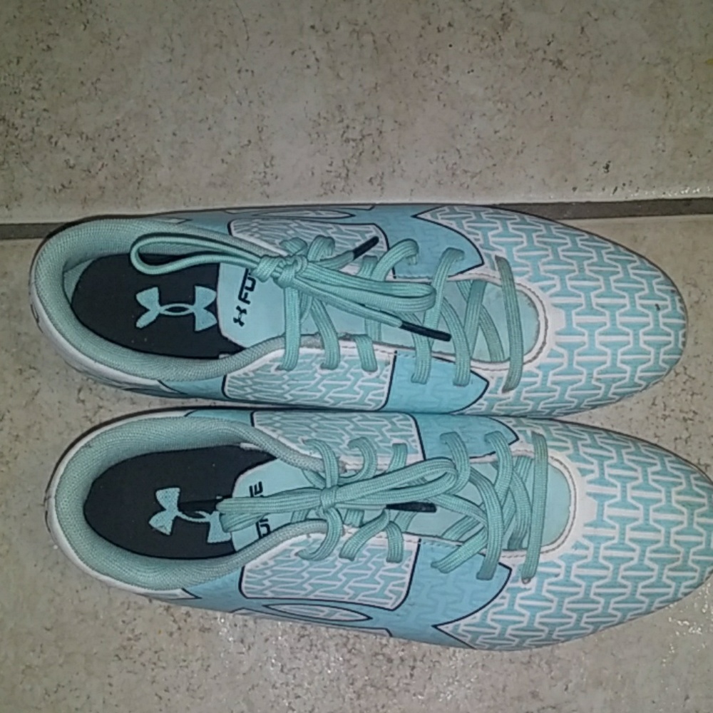 Soccer cleats